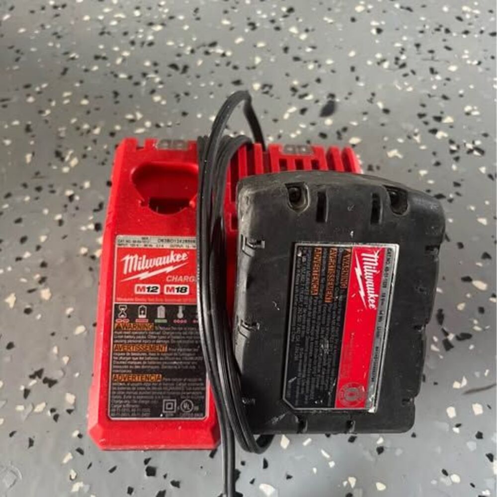 Milwaukee M12 M18 Charger and M18 REDLITHIUM XC Battery